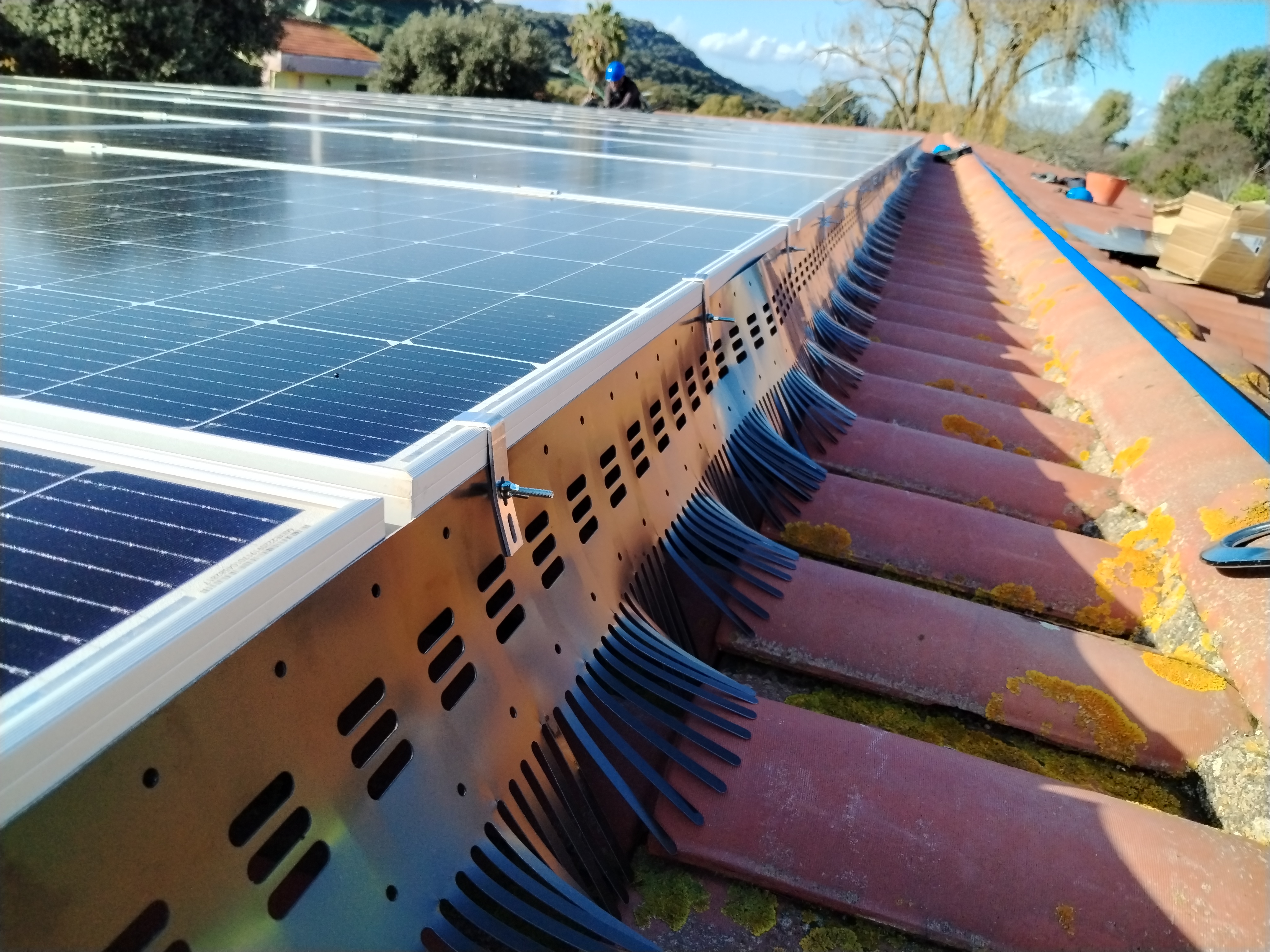 Installazione dissuasori antipiccione